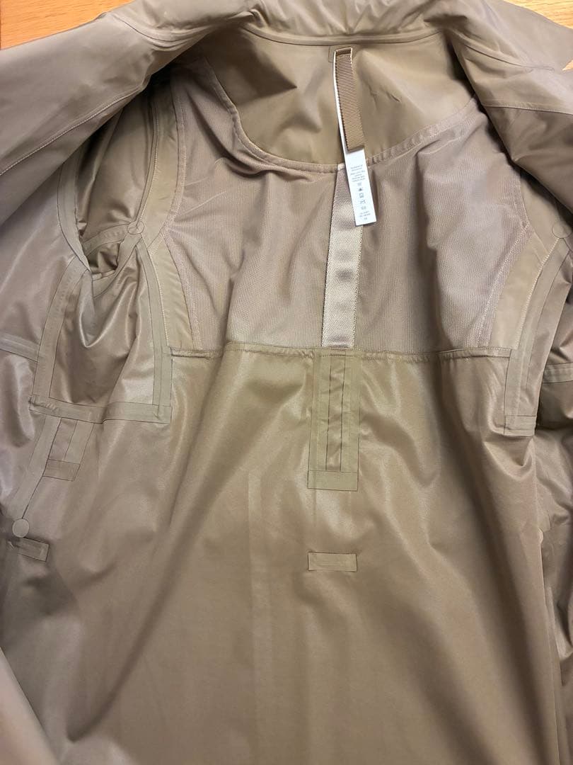 【申真衣さん着用】ルルレモン　防水トレンチコート