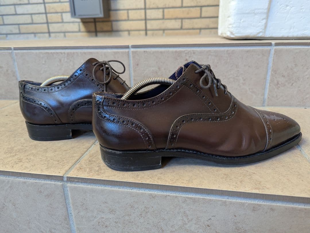 マドラス　ダークブラウン ウィングチップ ドレスシューズ