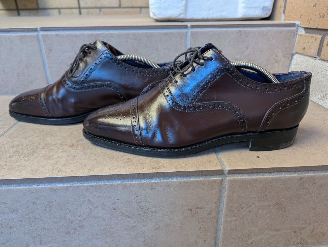 マドラス　ダークブラウン ウィングチップ ドレスシューズ