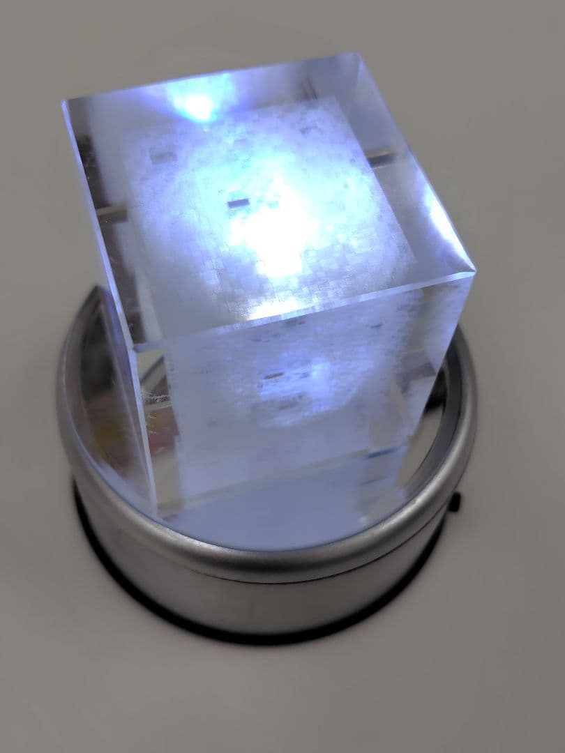 フォトニックフラクタルimagineイマジン　ヒランヤ研究所パワーシール台座付き