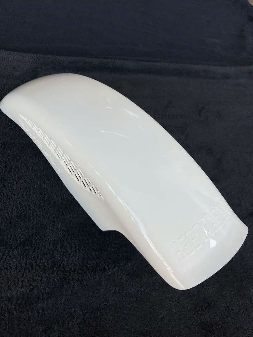 BEET メッシュフロントフェンダロゴー白　送料込み