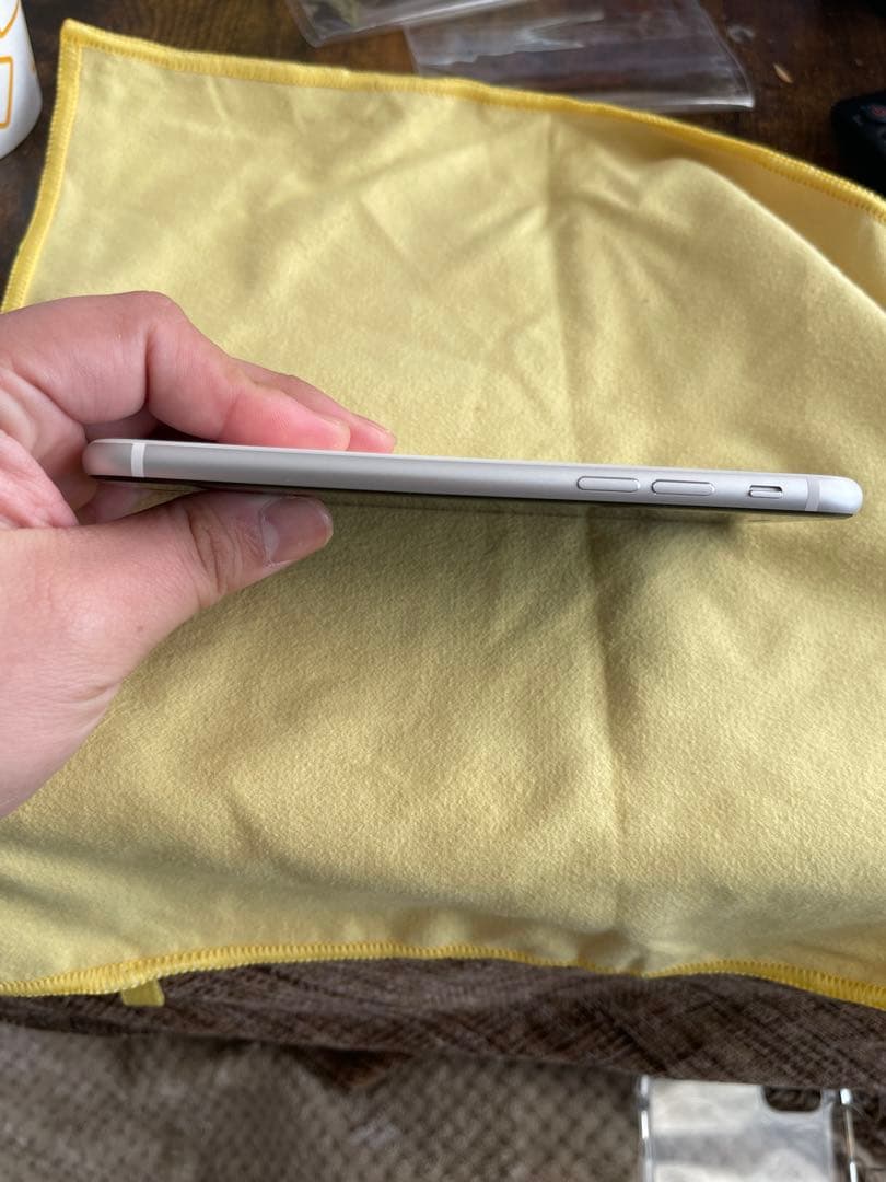 iPhone SE2 第2世代 64GB ホワイト