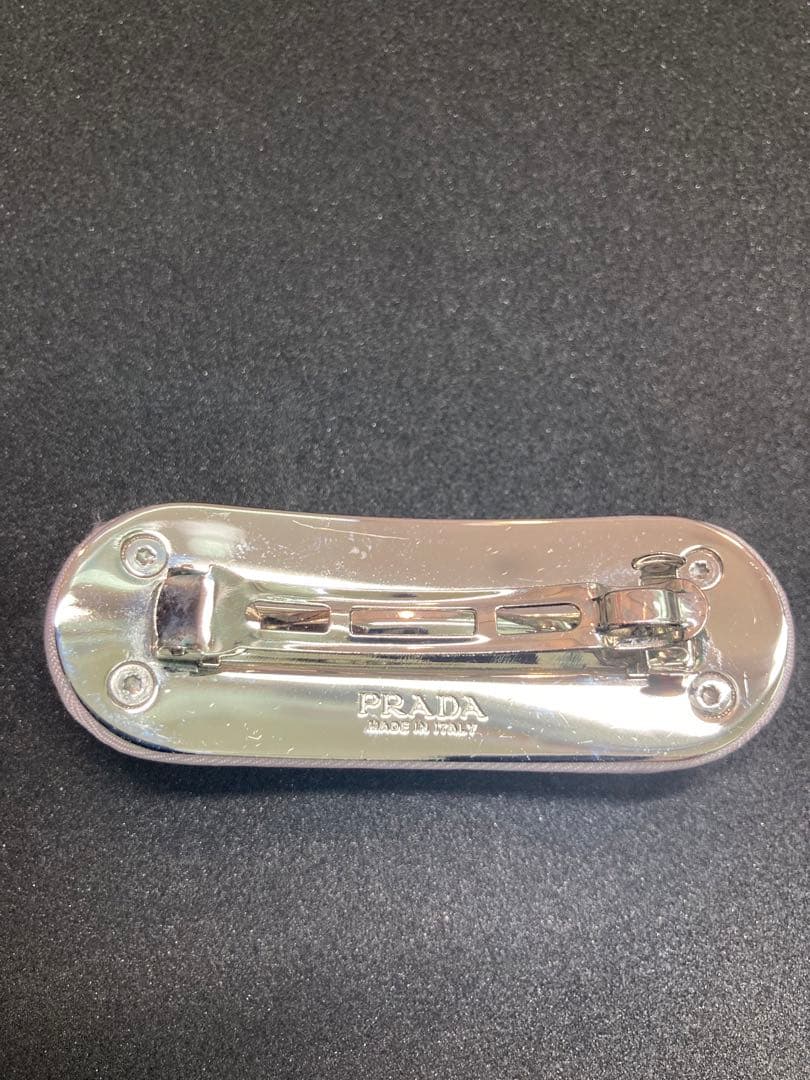 PRADA　プラダ ヘアクリップ 三角プレート ナイロン バレッタ