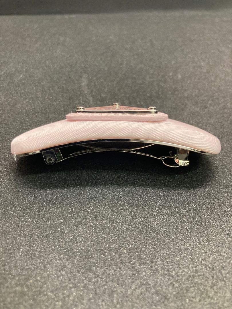 PRADA　プラダ ヘアクリップ 三角プレート ナイロン バレッタ