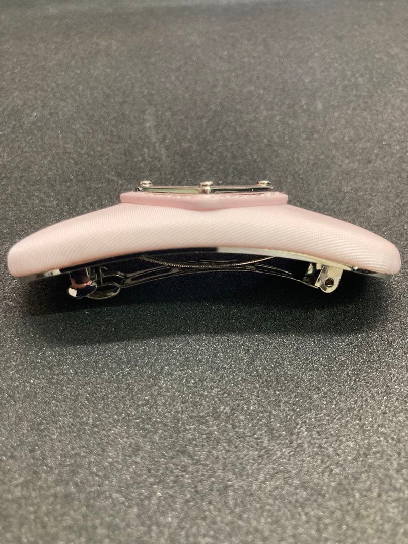 PRADA　プラダ ヘアクリップ 三角プレート ナイロン バレッタ