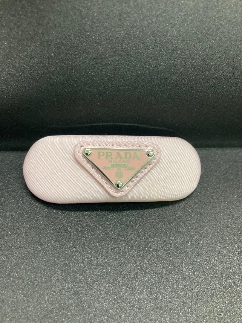 PRADA　プラダ ヘアクリップ 三角プレート ナイロン バレッタ