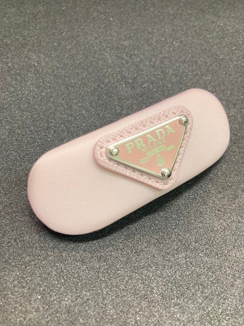 PRADA　プラダ ヘアクリップ 三角プレート ナイロン バレッタ