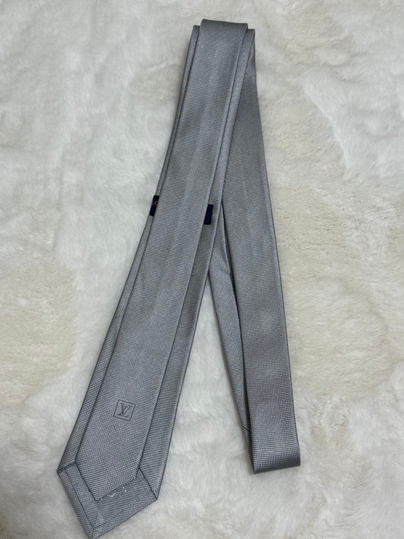 LOUIS VUITTON ルイヴィトンネクタイ シルバー銀
