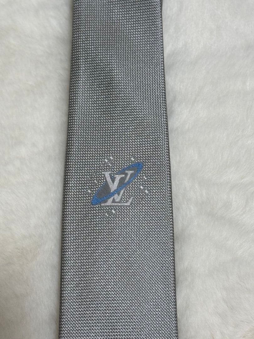 LOUIS VUITTON ルイヴィトンネクタイ シルバー銀