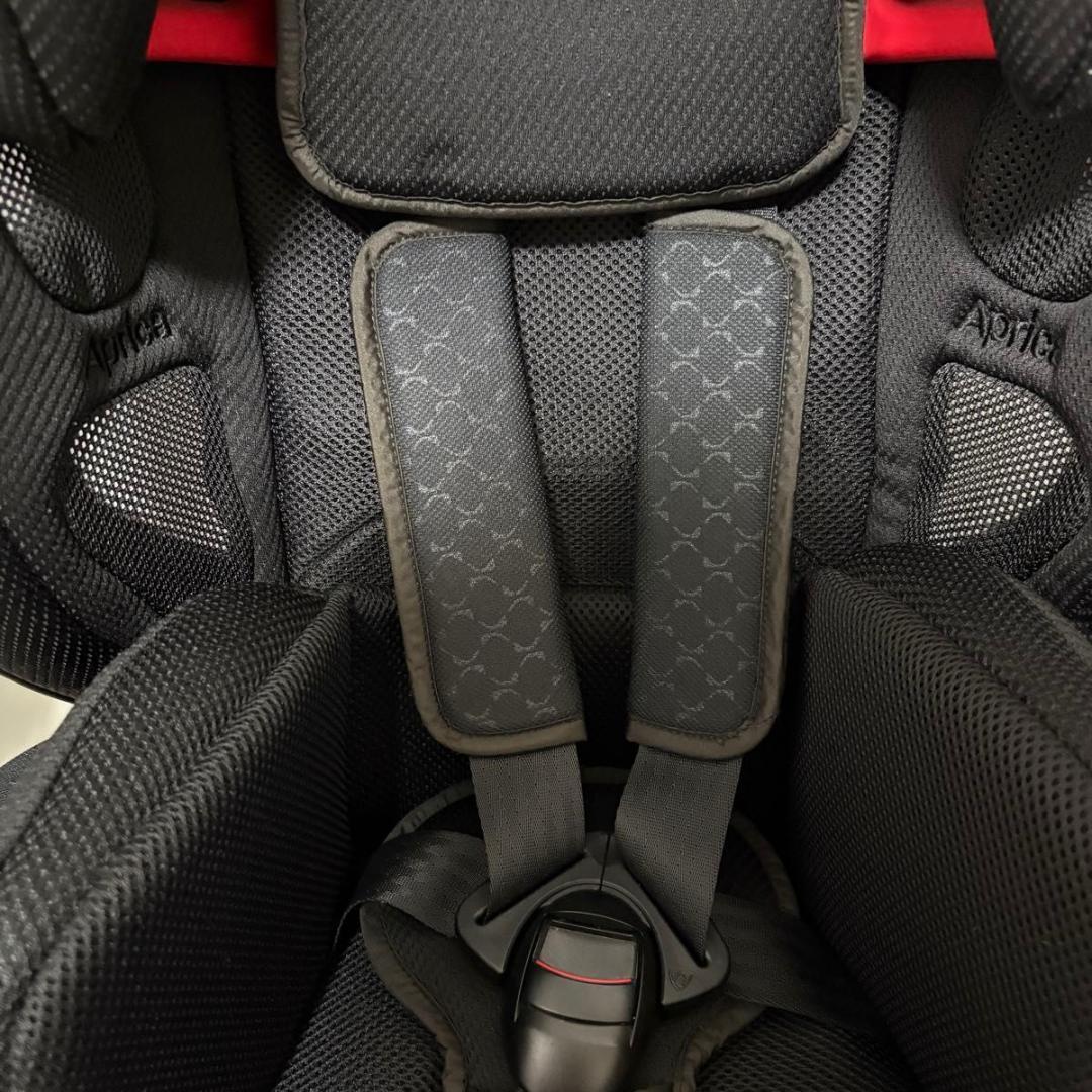 美品 Aprica アップリカ エアグルーヴ プラス ブラック ジュニアシート