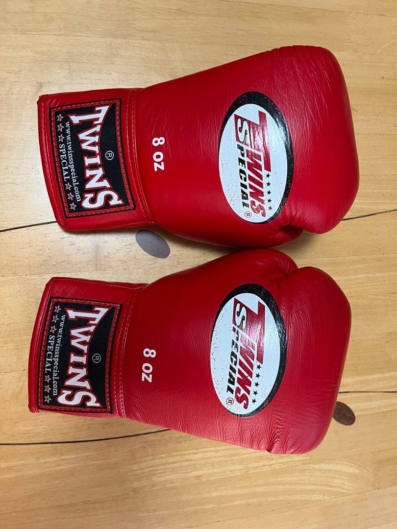 ツインズ ボクシンググローブ8ozヒモタイプ(ゴムに変更してます)