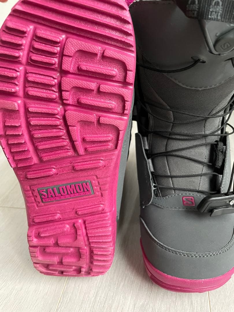 SALOMON 女性用スノーボードブーツ グレー/ピンク