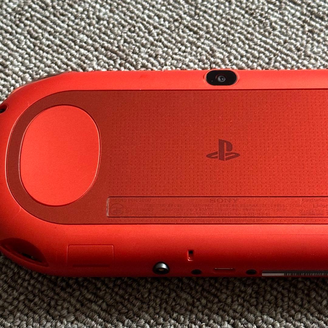 PSVITA PCH-2000 メタリック・レッド