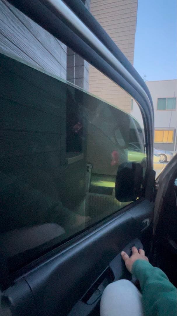 取り外し可能サンシェード風ウィンドウフィルム セミスモーク ハイエース 15%