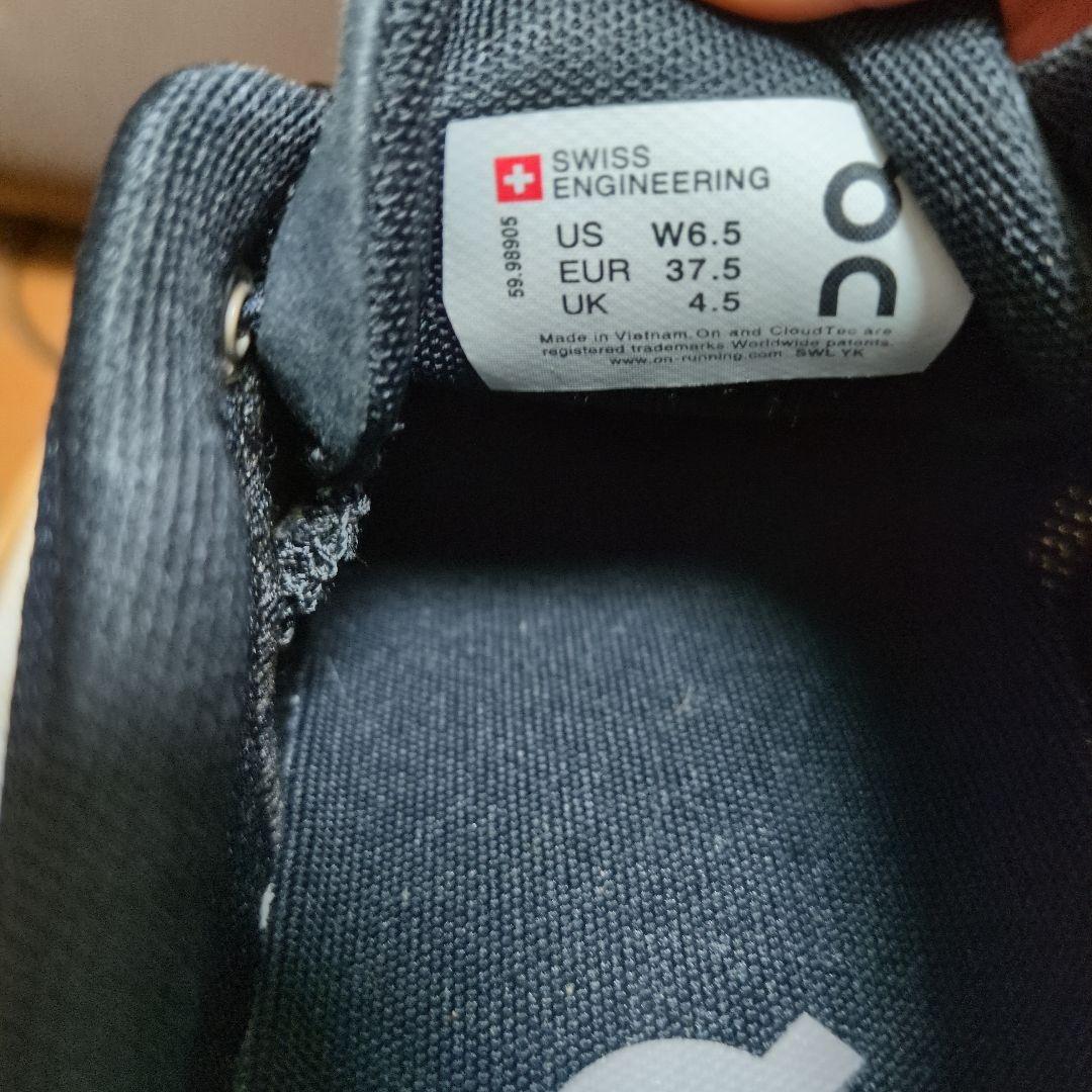 on　Cioud5 ブラック 23.5ランニングシューズ