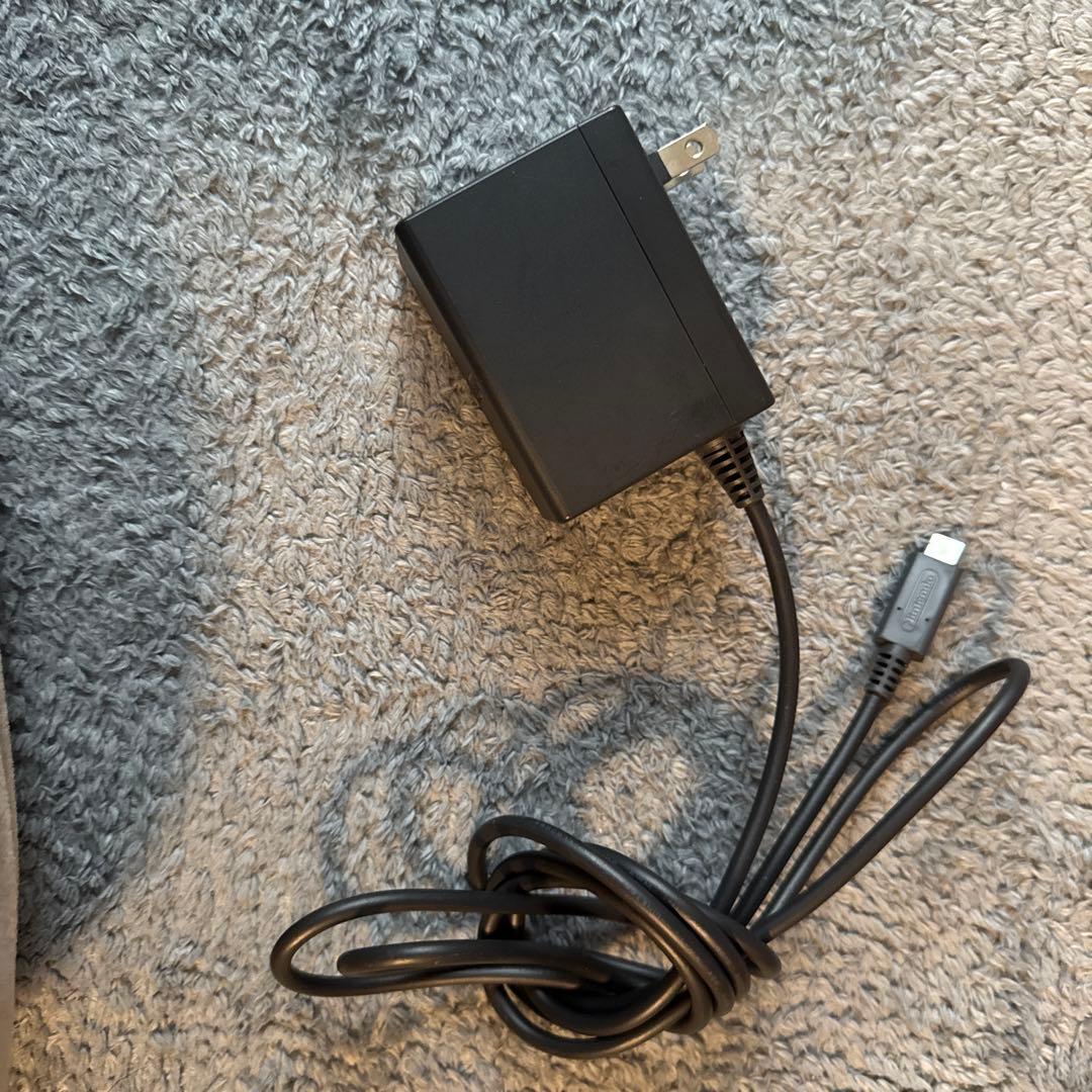 任天堂SwitchLite ピンク 本体　箱、保護フィルム、本体カバー、ケース付