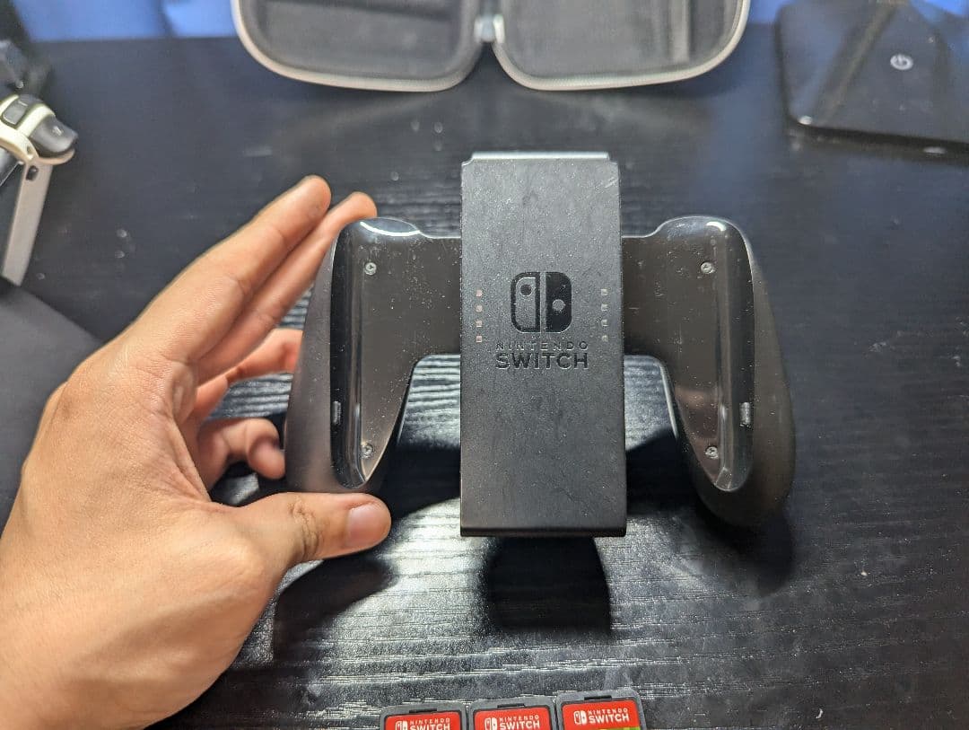 Switch本体 ＋ （カセット.ケース.充電器.ドック.コントローラー付）