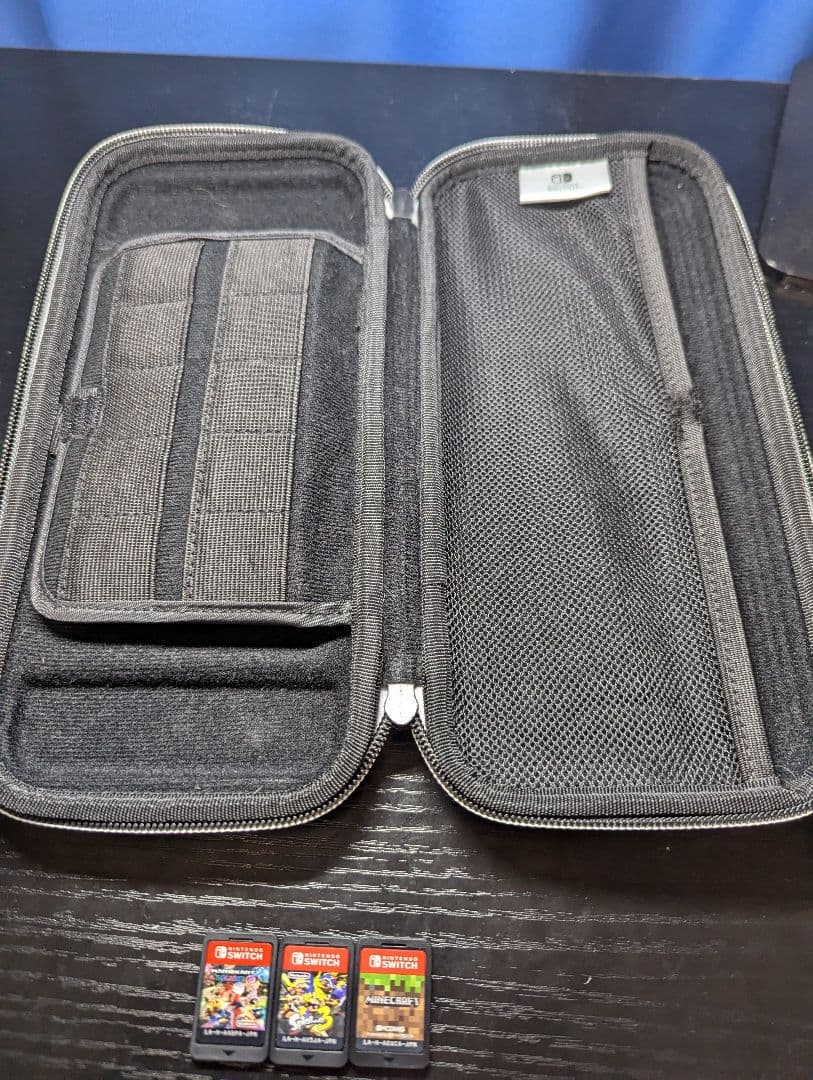 Switch本体 ＋ （カセット.ケース.充電器.ドック.コントローラー付）