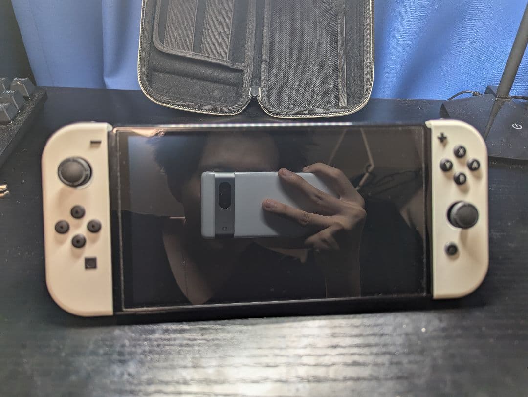 Switch本体 ＋ （カセット.ケース.充電器.ドック.コントローラー付）