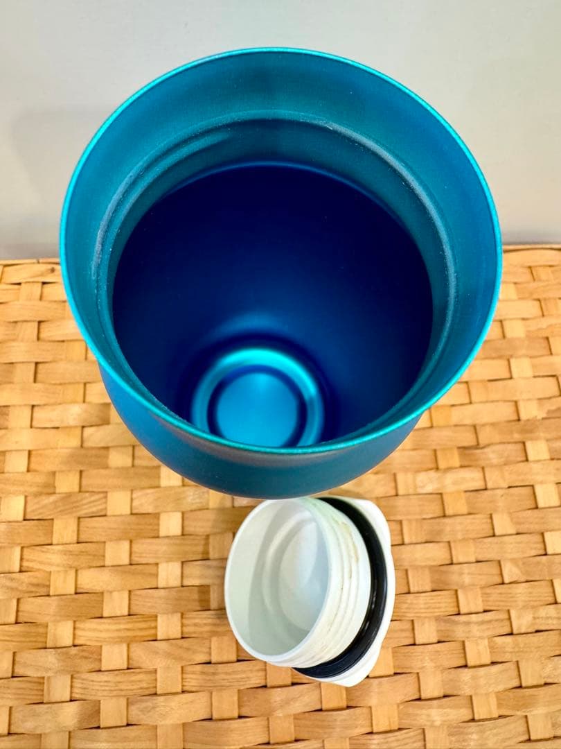 新品 未使用  peak チタン水筒 600ml オーロラボトル