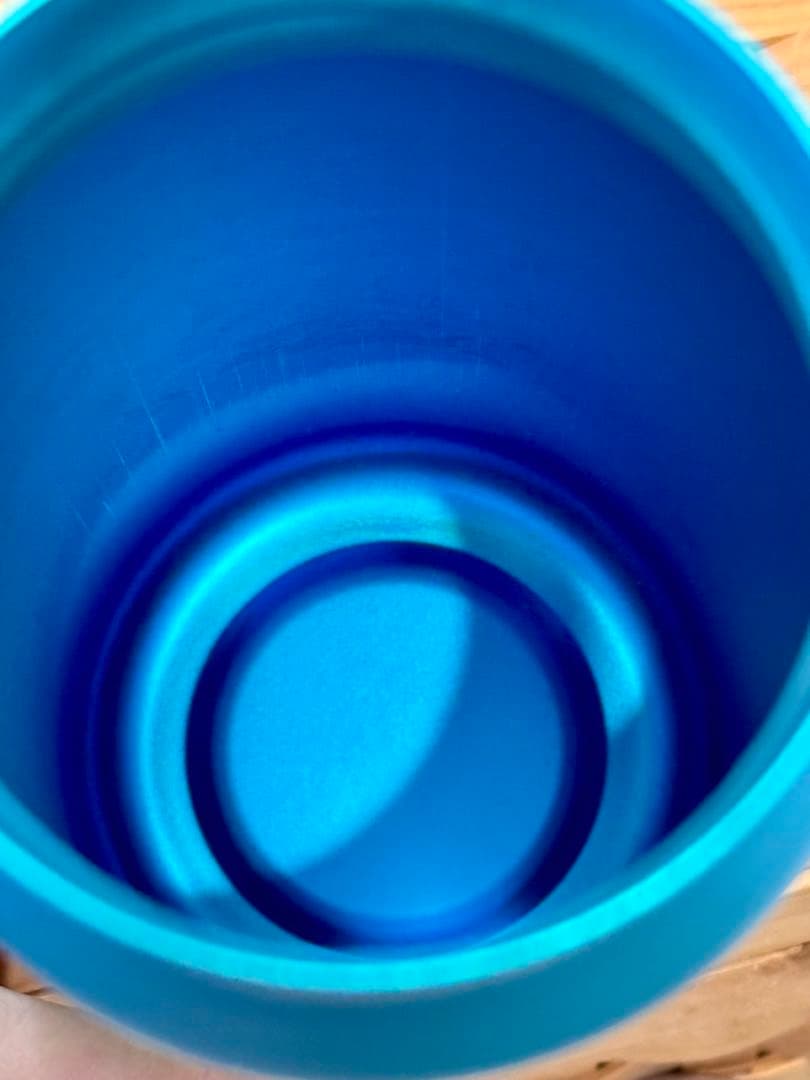 新品 未使用  peak チタン水筒 600ml オーロラボトル