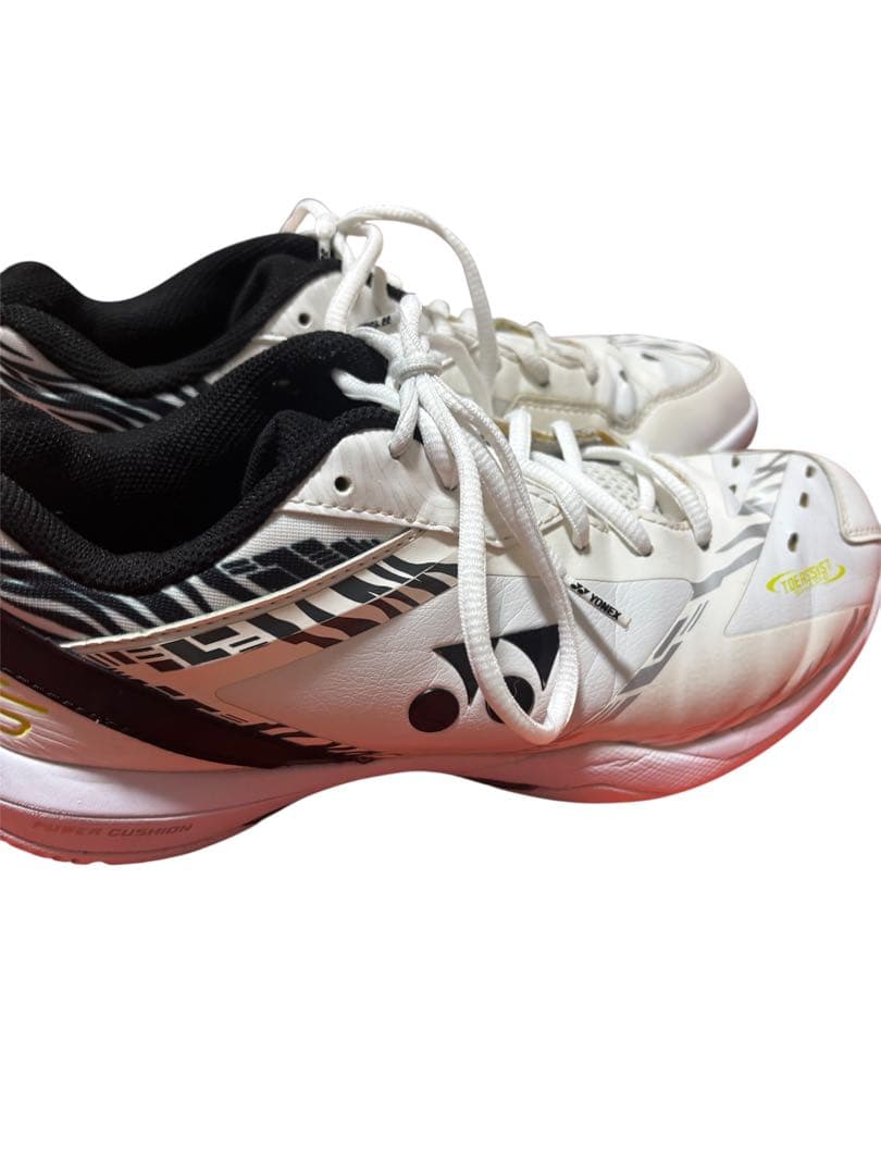 YONEX バドミントンシューズ パワークッション65z 桃田選手モデル26.5