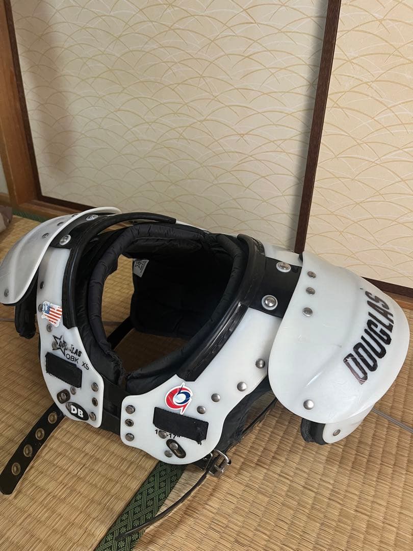 Douglas QBK XS ショルダーパッド ホワイト