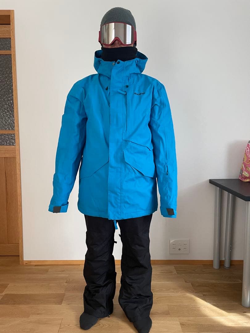 スノボウェア上下Lサイズ　上BONFIRE 下VESP