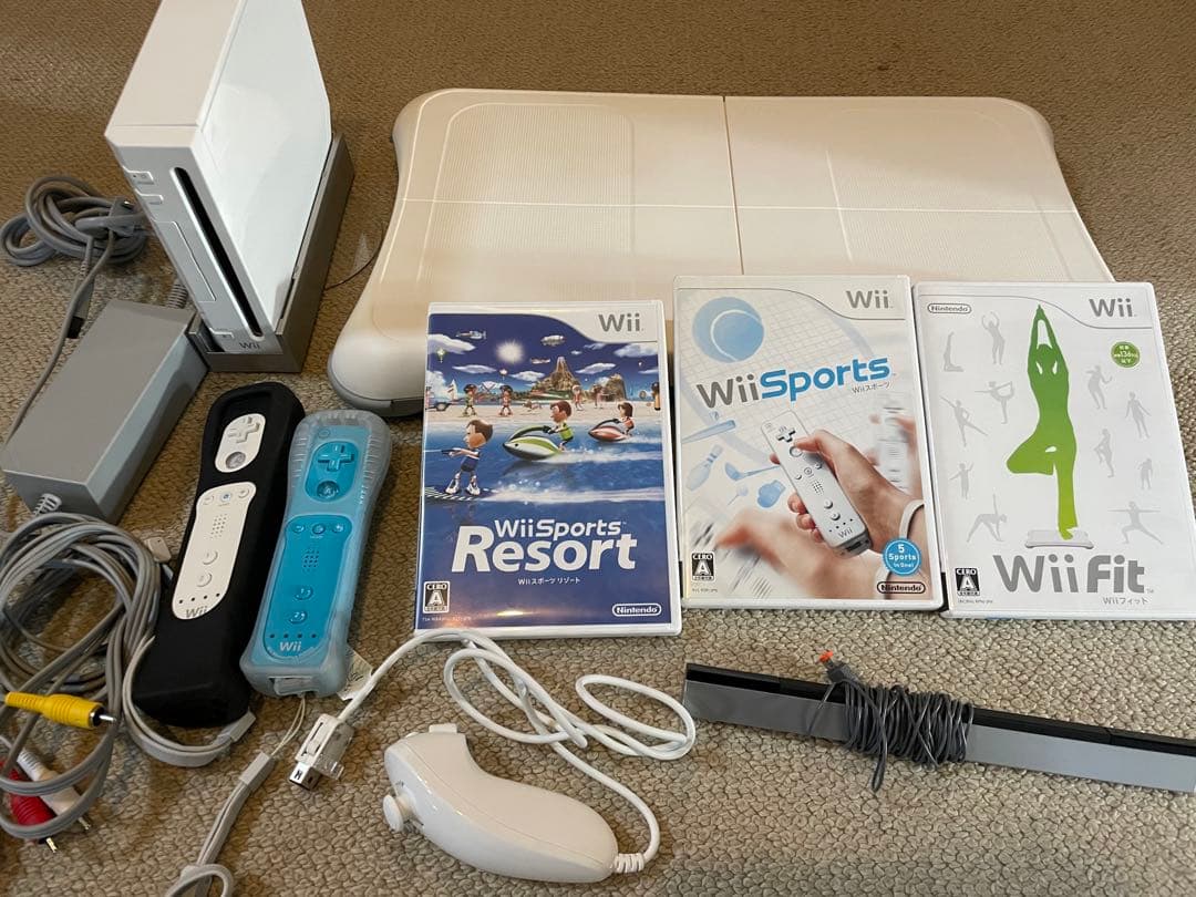 wii 本体&wii fit ＆ソフト３枚　セット