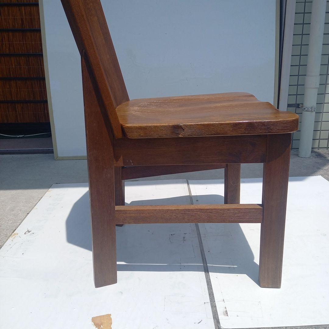 ダイニングチェア　無垢材背もたれ付き