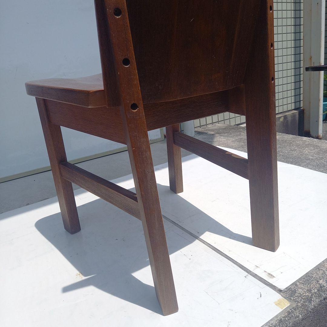 ダイニングチェア　無垢材背もたれ付き