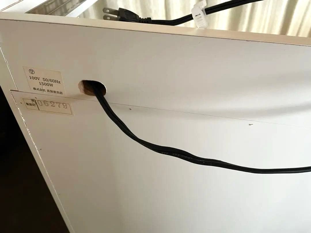 ホワイト木製キッチンカウンター 左右ガラス棚付き