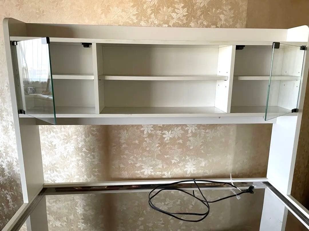 ホワイト木製キッチンカウンター 左右ガラス棚付き