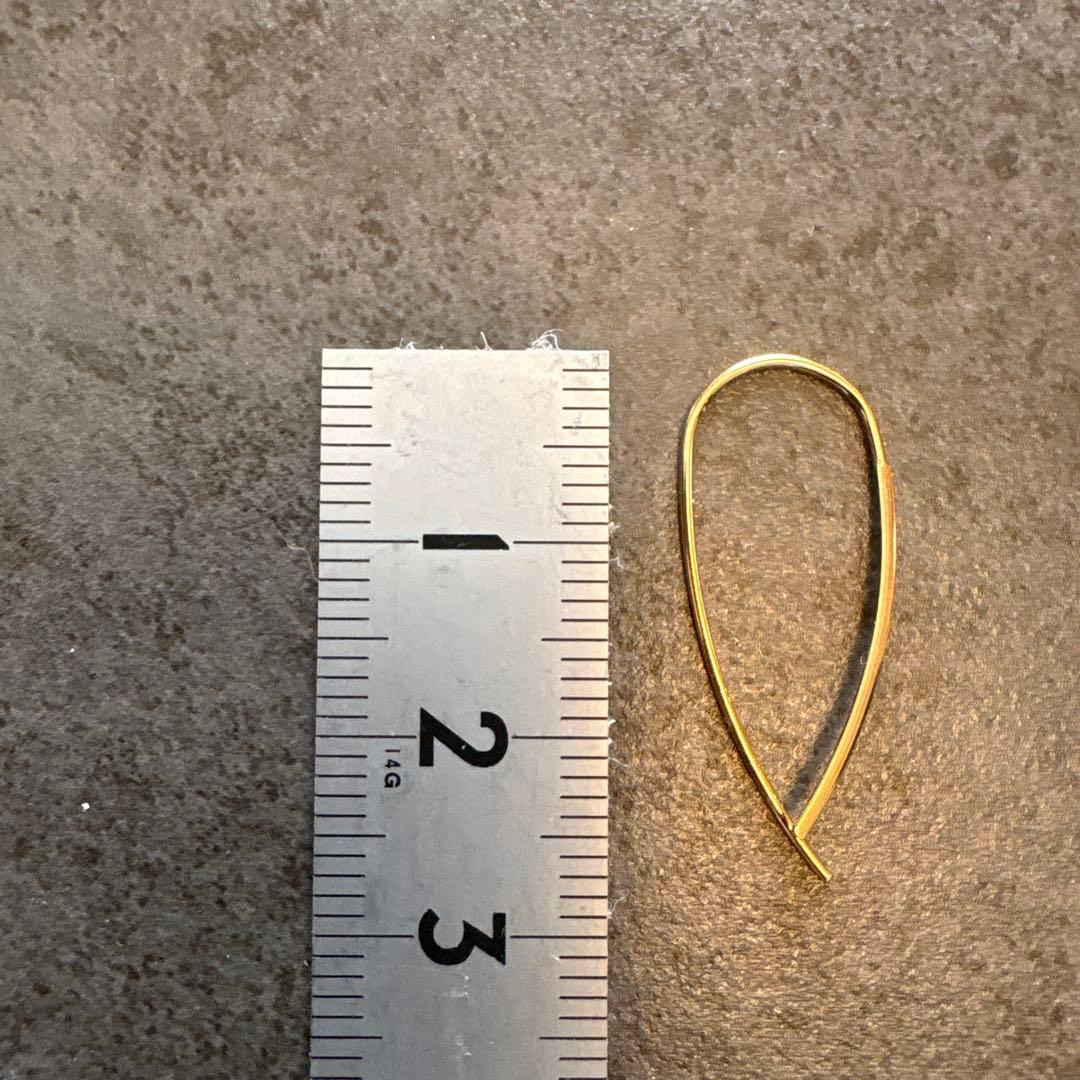 10Kゴールド ティアドロップ型ピアス