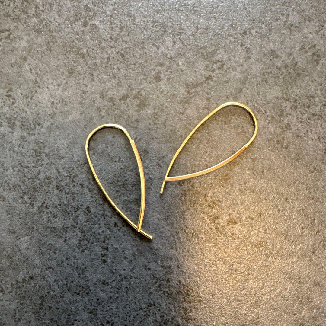 10Kゴールド ティアドロップ型ピアス