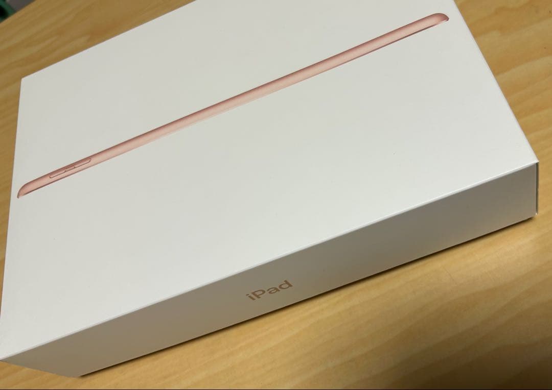 iPad 9.7インチ Wi-Fiモデル 32GB MRJN2J/A ゴールド