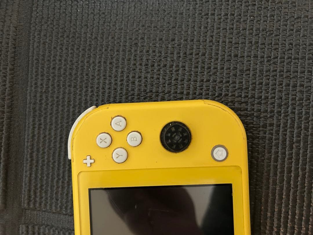 Switchライト　イエロー　ジャンク品