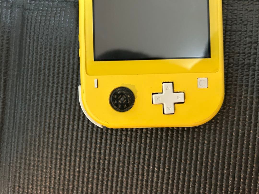 Switchライト　イエロー　ジャンク品