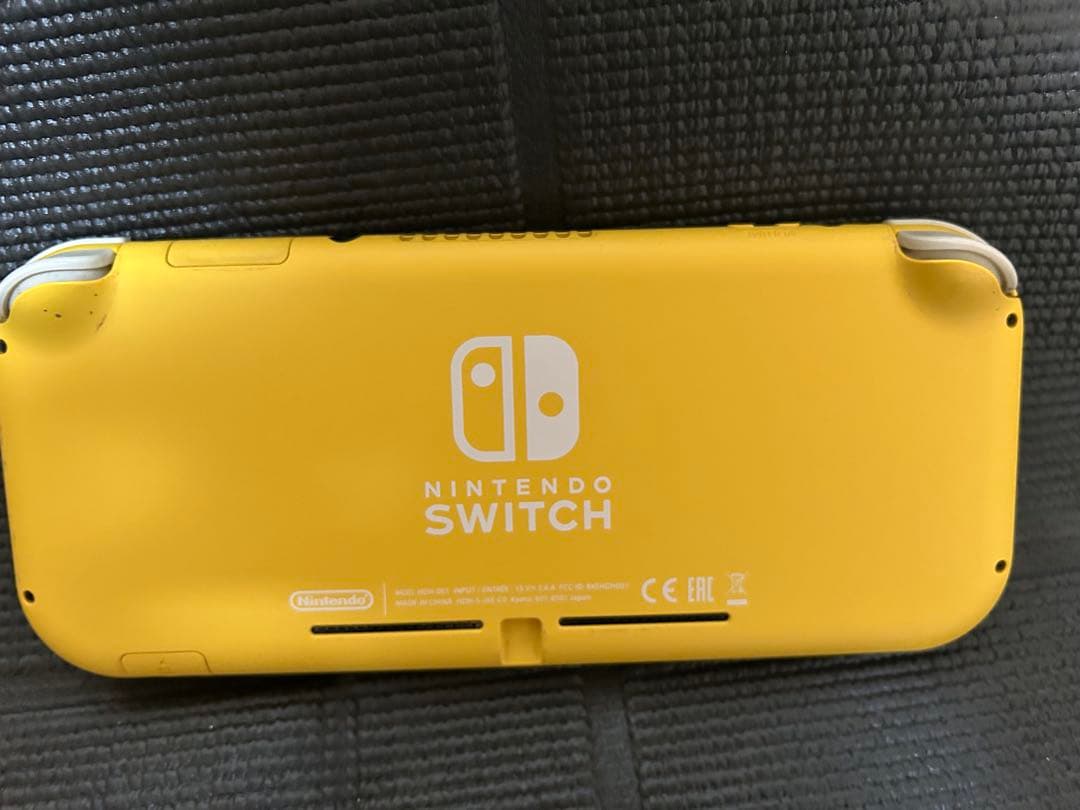 Switchライト　イエロー　ジャンク品