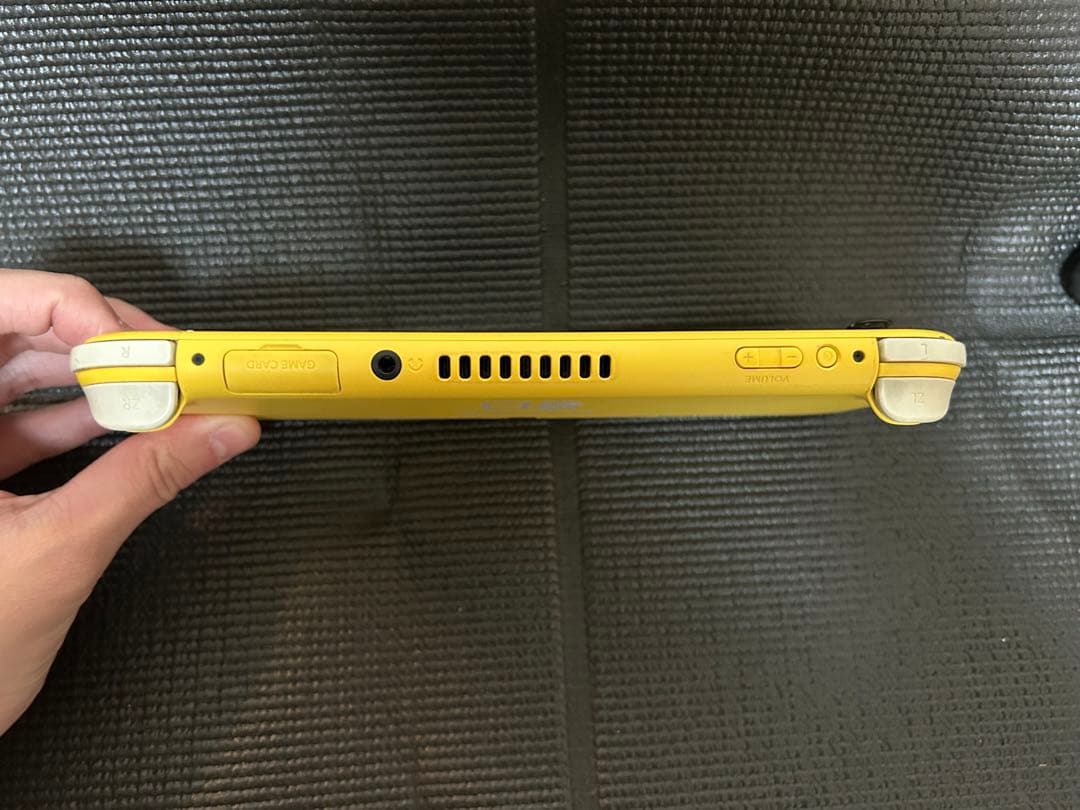 Switchライト　イエロー　ジャンク品