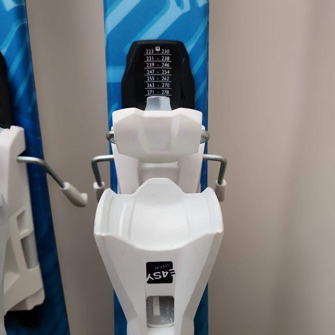 スキー板　HEAD ジュニア ストック付き