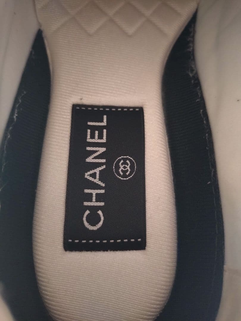 CHANEL　ツイードスニーカー