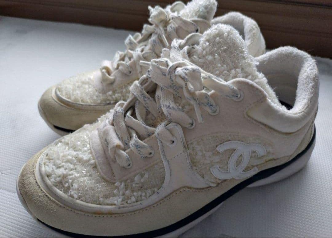 CHANEL　ツイードスニーカー