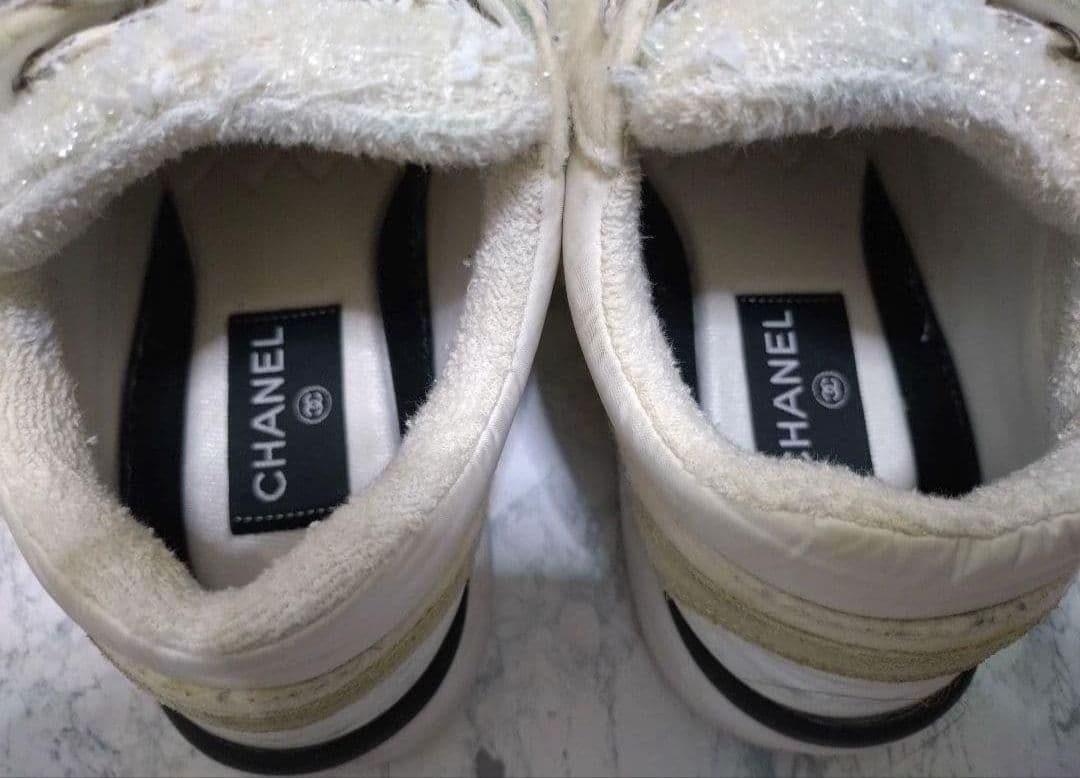 CHANEL　ツイードスニーカー