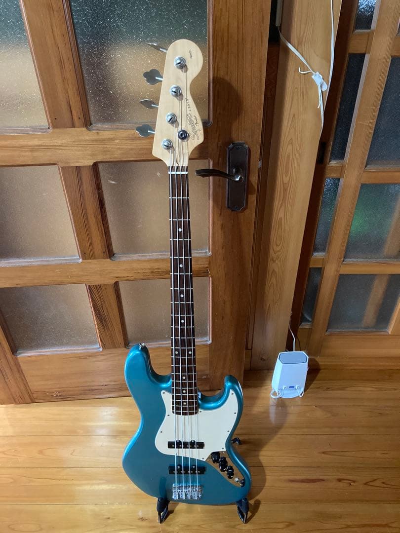 ベース Squier AffinityJazzBass Lake Placid Blue