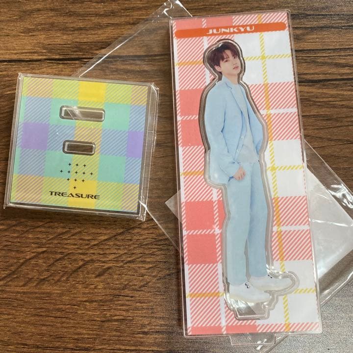 TREASURE ジュンギュ まとめ トレカ アクスタ