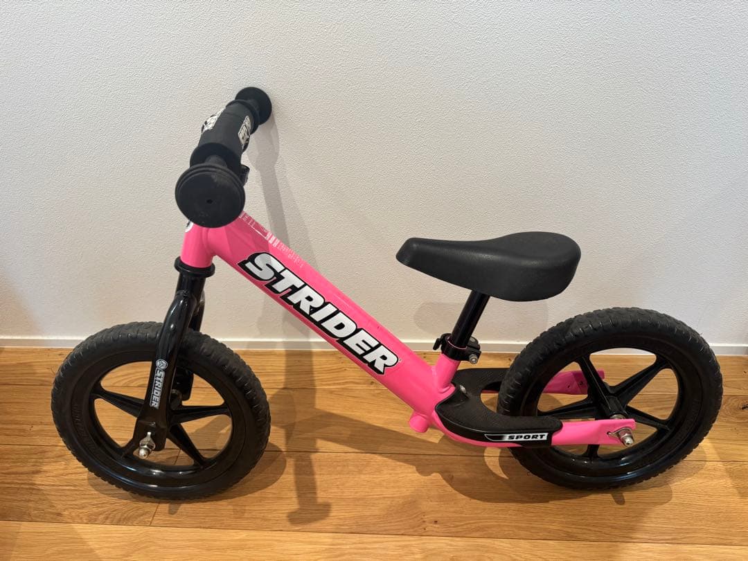 STRIDER バランスバイク ピンク 12インチ スポーツモデル ストライダー