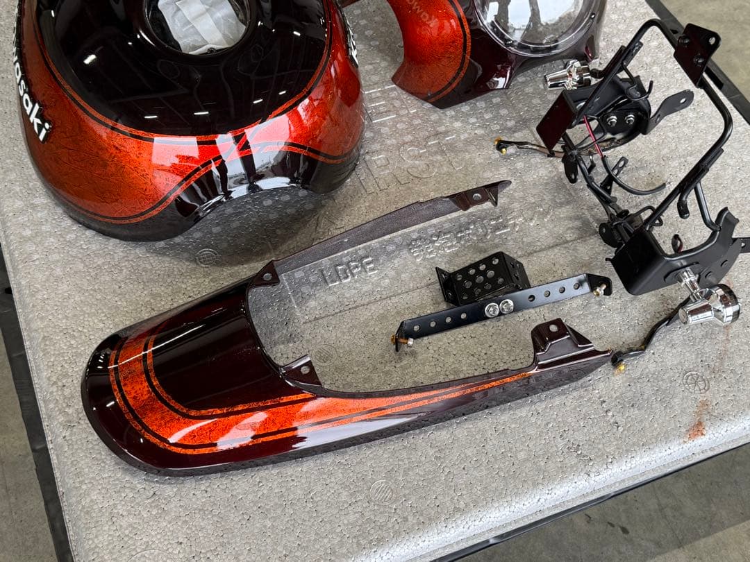 Z900RS カフェレーサー 外装セット　タンク　アッパーカウル　火の玉