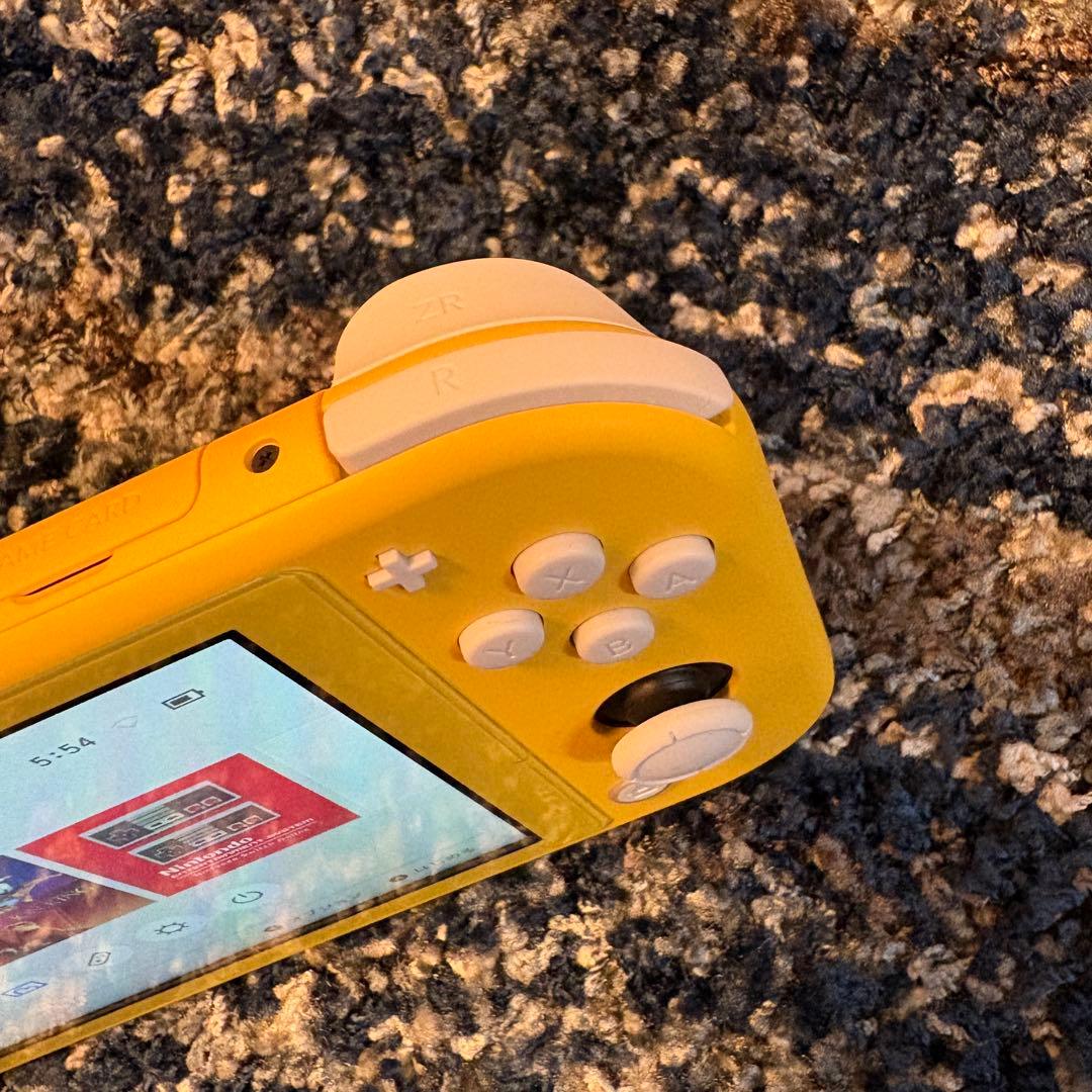 Nintendo Switch Lite イエロー　& マリオケース