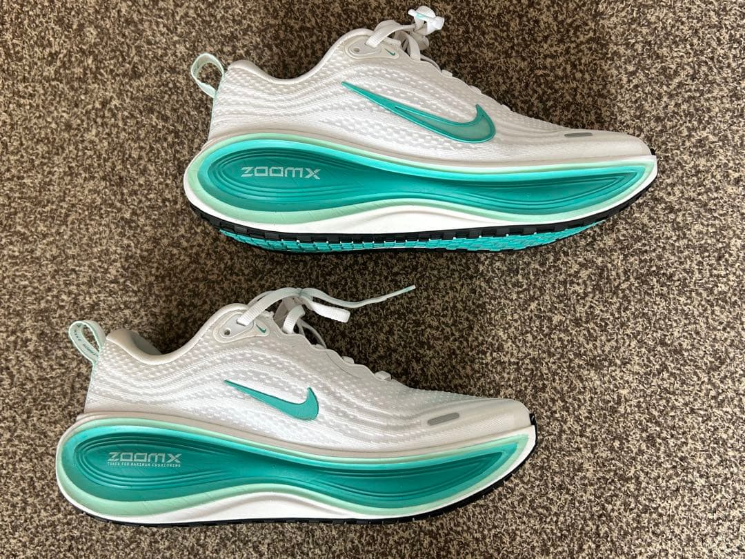 NIKEボメロプラス　24.5cm